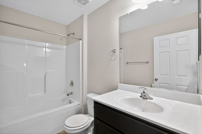 Building Photo - 559 English Oak Ln
