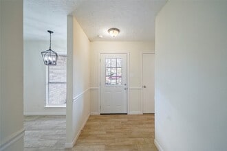 Building Photo - 22810 Dairy Gate Dr