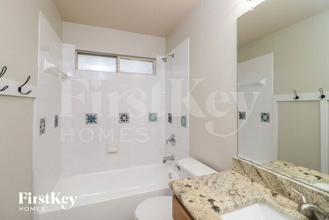 Building Photo - 10737 Emerald Park Ln