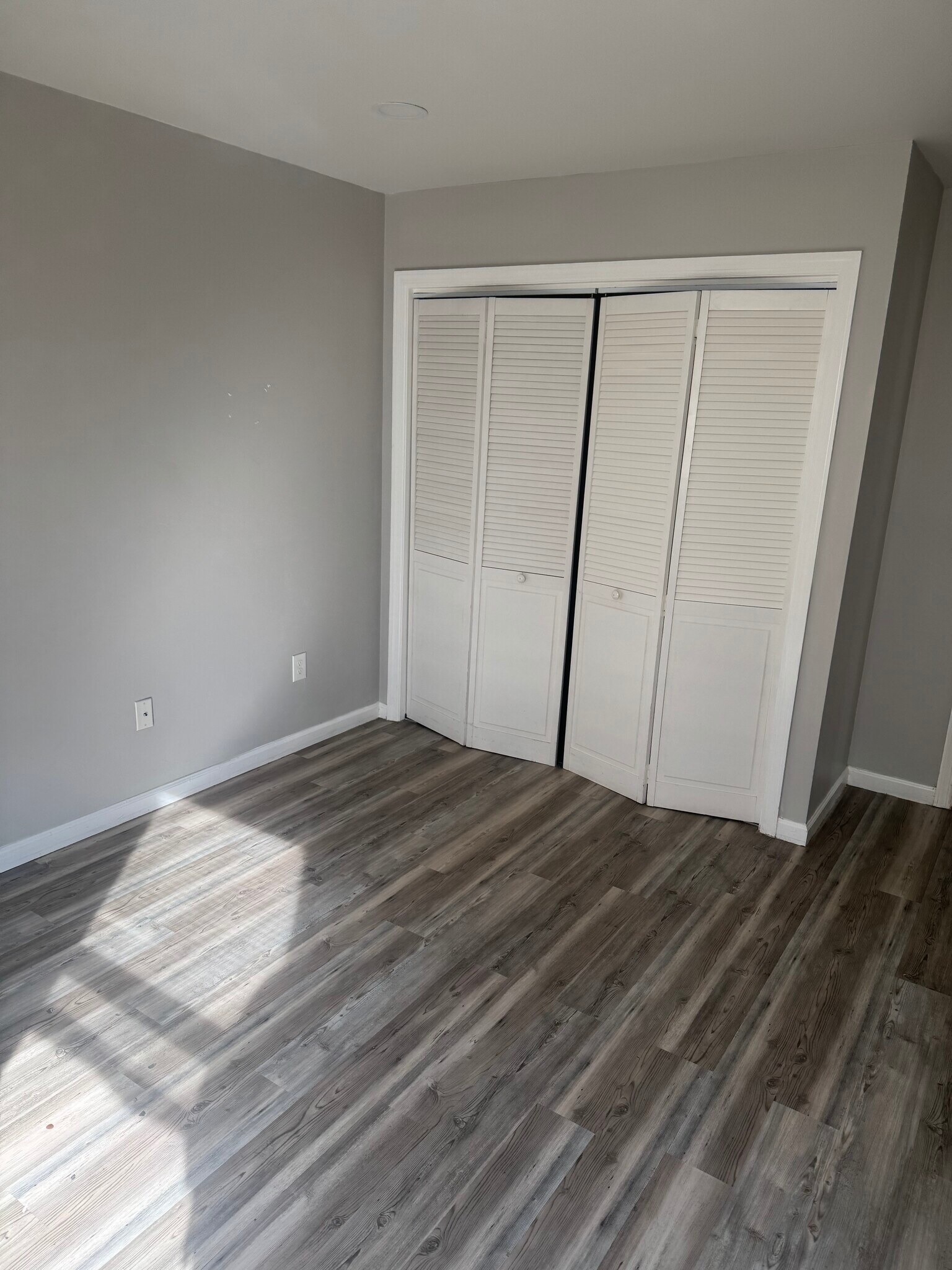 Building Photo - 33 Cliff St