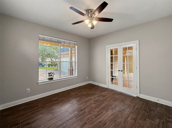 Building Photo - 1762 Lakeside Enclave Dr