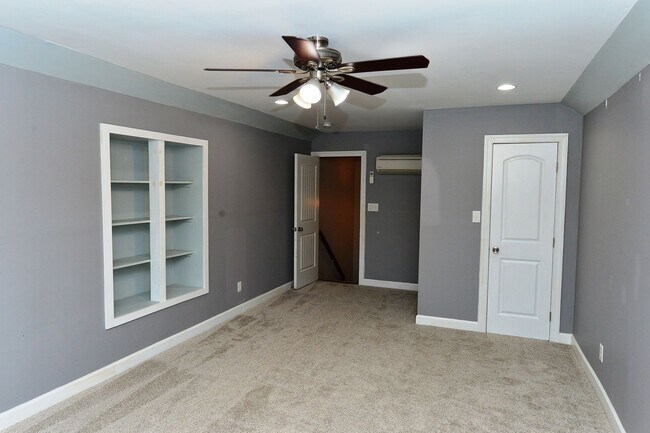 Building Photo - Just a few miles from NOB Navy Base and Ba...