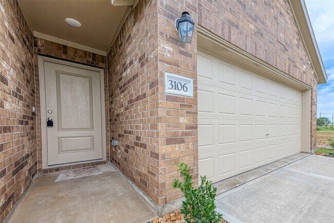 Building Photo - 3106 Elm Br Dr