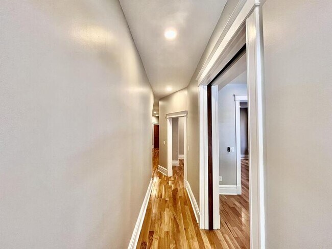 Building Photo - 3008 Cherokee St