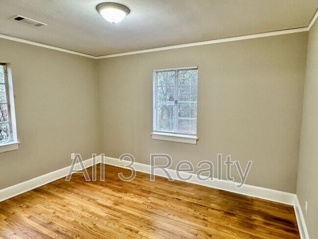 Building Photo - 108 Brantwood Dr