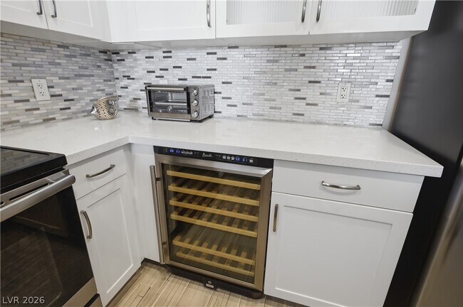 Building Photo - 8255 S Las Vegas Blvd