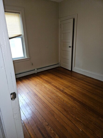 Building Photo - 147 Sumter St