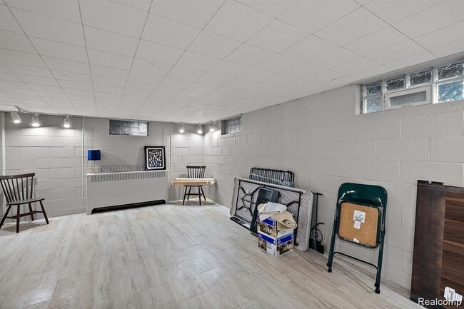 Building Photo - 836 Miller Ave