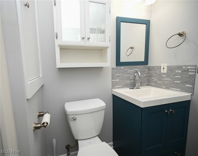 Building Photo - 655 Almas Ct