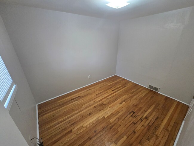 Building Photo - Connected Comfort Near New Florissant - Section 8 Friendly!