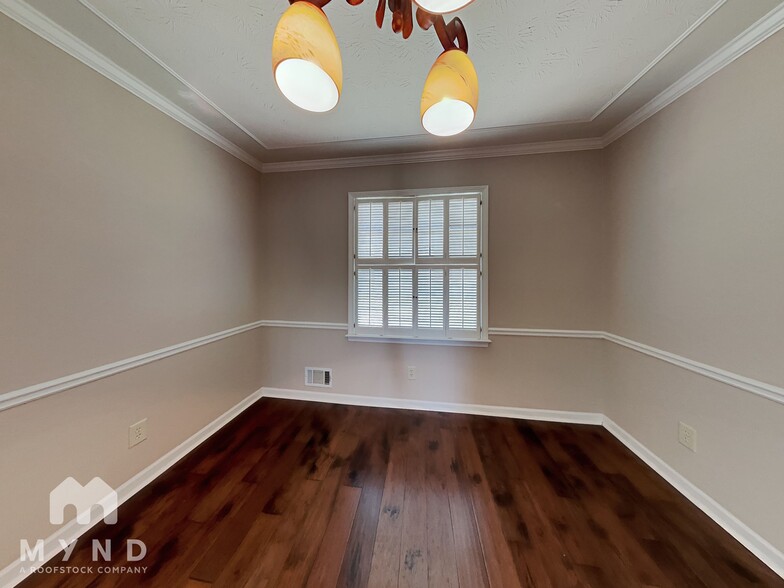 Building Photo - 3876 Quail Manor Dr SW