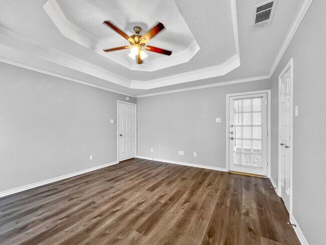 Building Photo - 700 Dartbrook Dr