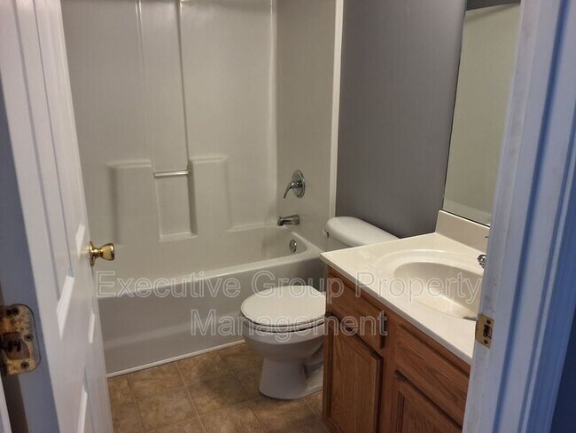 Building Photo - 101 Naples Ct