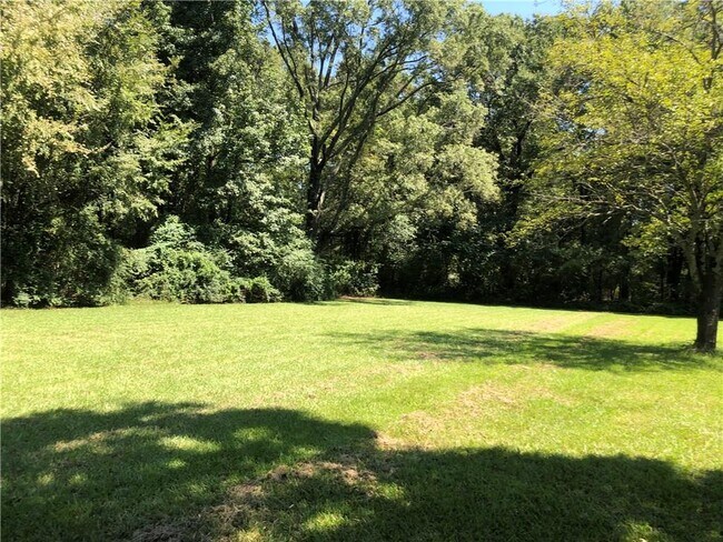 Building Photo - 504 3rd Ave