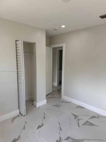 Building Photo - 1050 NW 25th Way