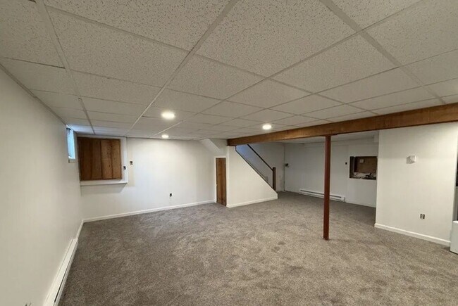 Building Photo - 447 Garland Cir