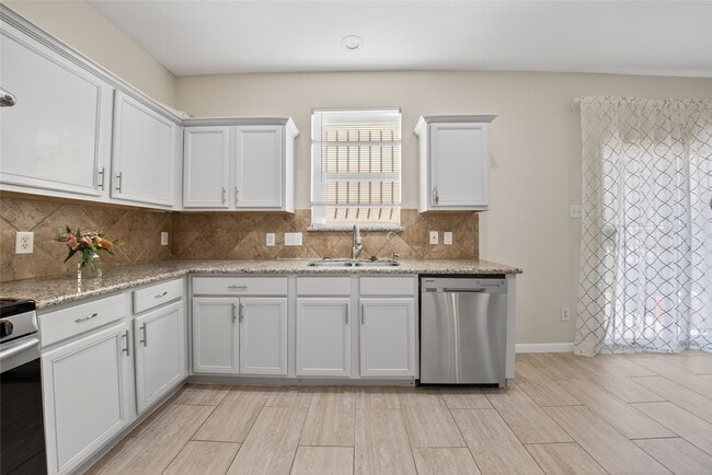 Building Photo - 8118 Barnes Ridge Ln