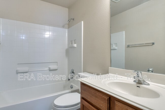 Building Photo - 130 Carmel Dr