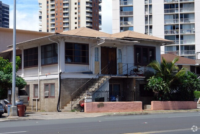 Building Photo - 2612 Kapiolani Blvd