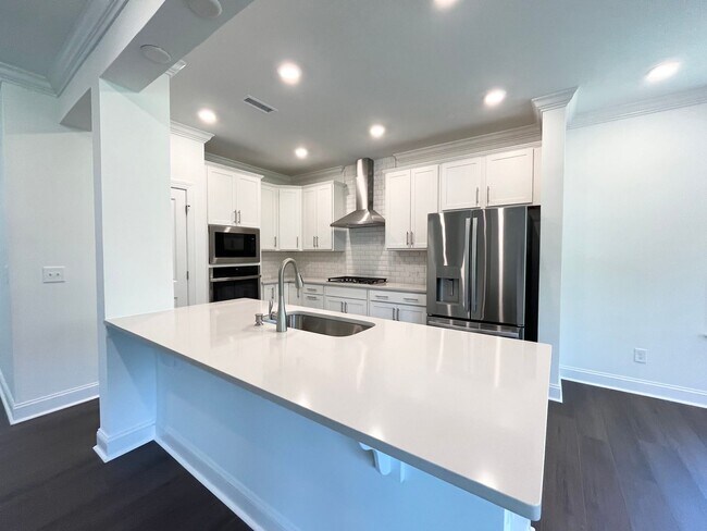 Building Photo - Spacious 5BD, 3BA Knightdale Home with Mod...