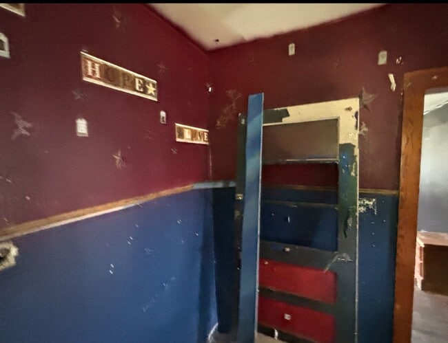 Building Photo - $390 Month $800 Down