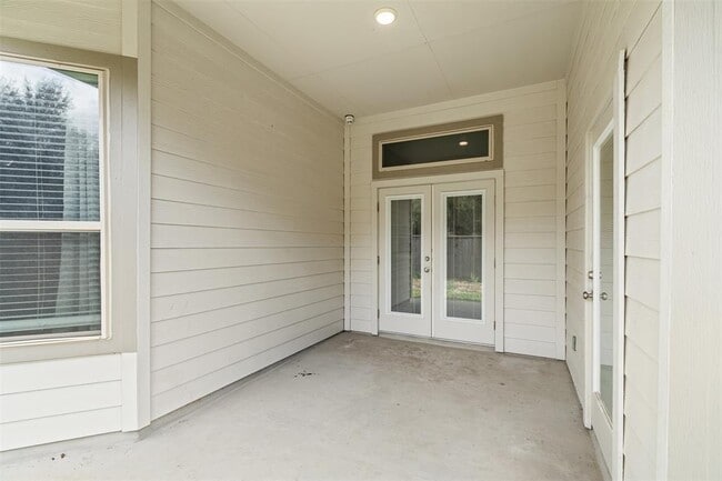 Building Photo - 385 Bonnet Blvd