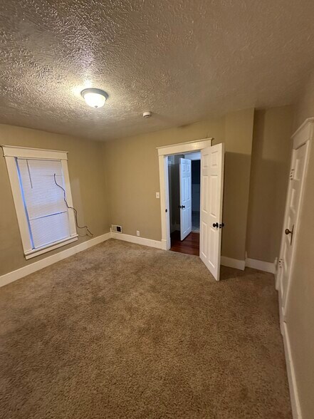 Building Photo - 1504 8th St