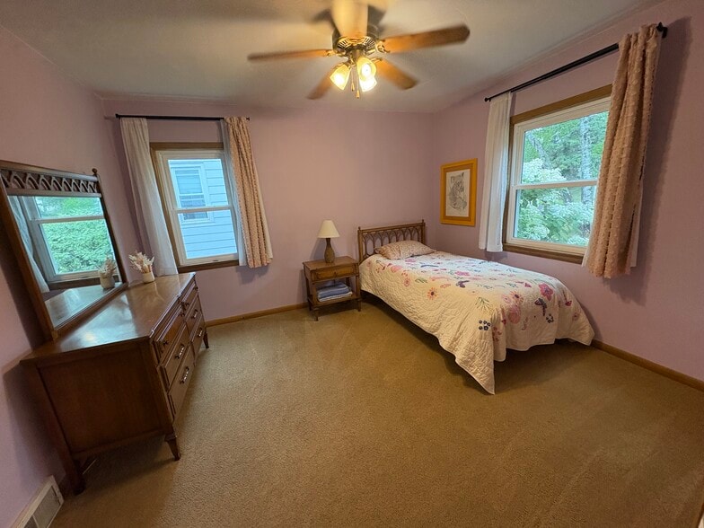 Building Photo - 4112 Gladstone St