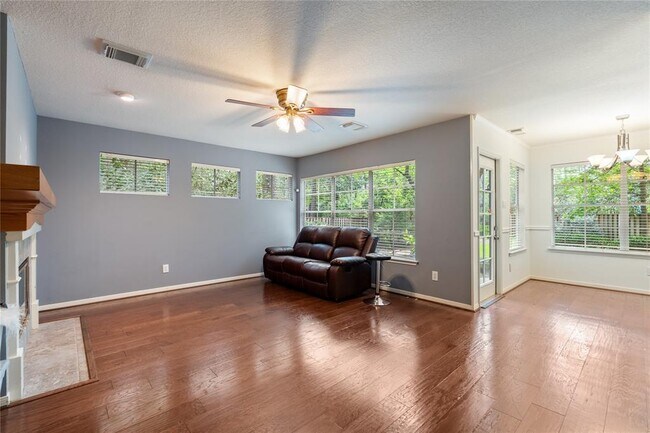Building Photo - 98 E Greywing Ct