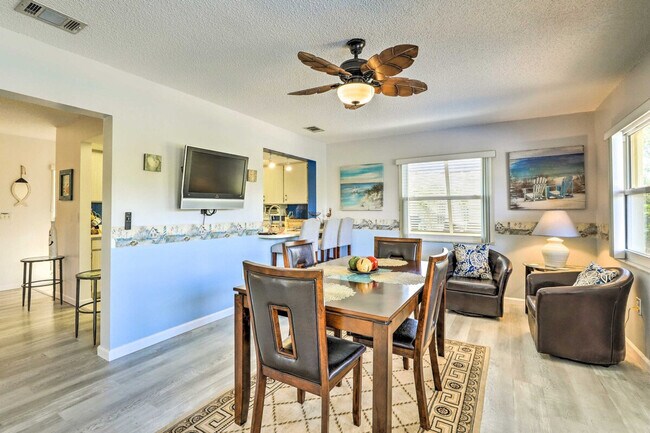 Building Photo - 572 Bellaire Dr