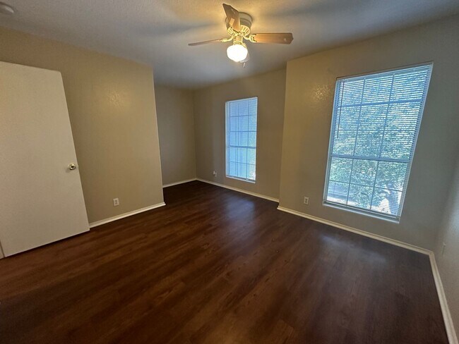Building Photo - 8411 Jaclyn Park