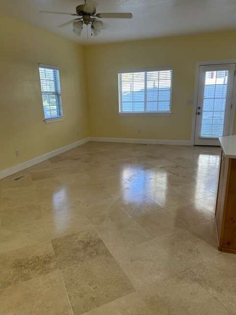Building Photo - 587 S Wyngate Pointe Ln
