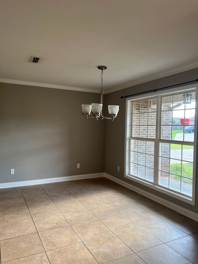 Building Photo - 401 Homestead Way