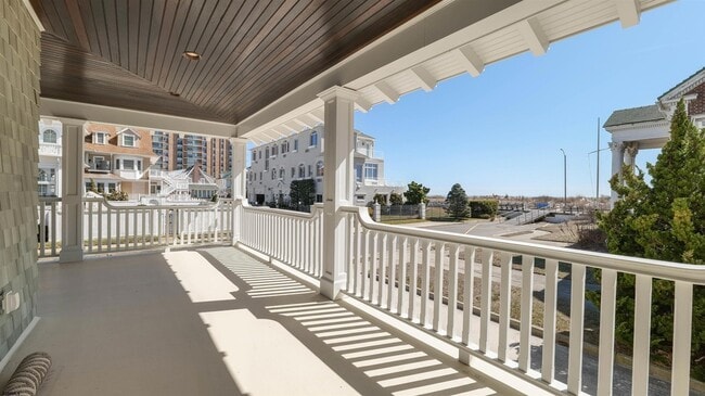 Building Photo - 108 S Marion Ave