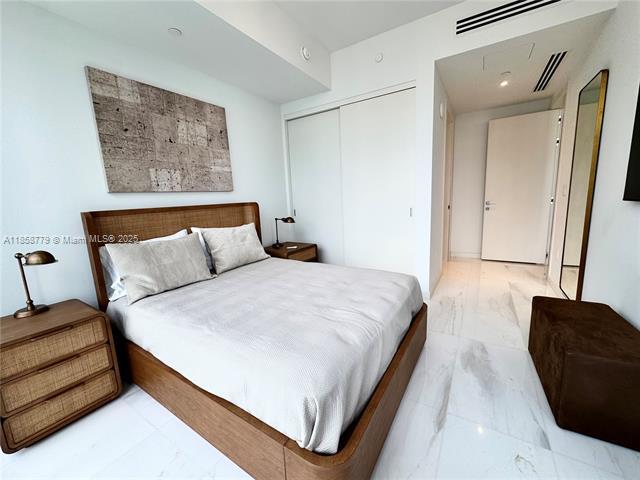 Building Photo - 300 Biscayne Boulevard Way