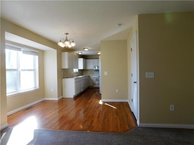 Building Photo - 6512 Oak Crest Dr