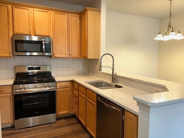 Building Photo - 2220 Aurora Dr