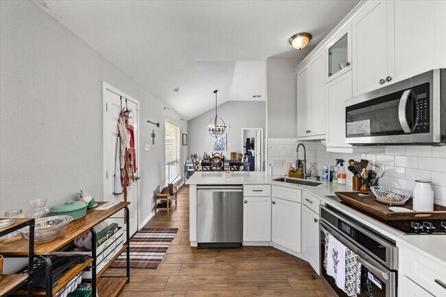 Building Photo - 5213 Winding Brook Dr