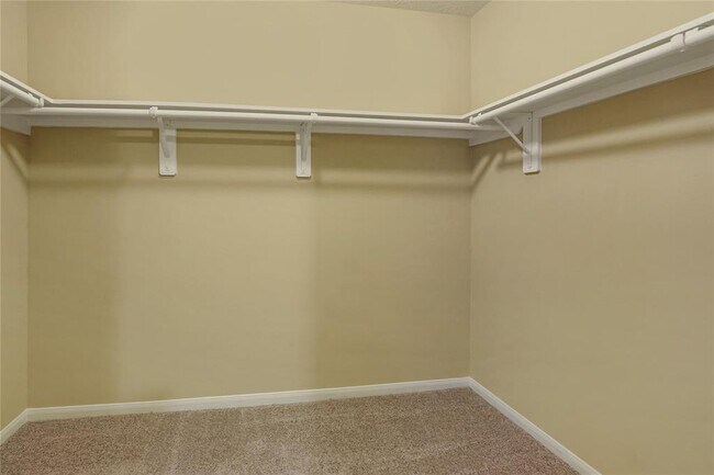 Building Photo - 6939 Hazelnut Ln