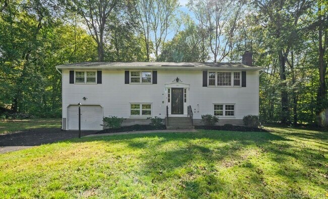 Primary Photo - 30 Glen Ln