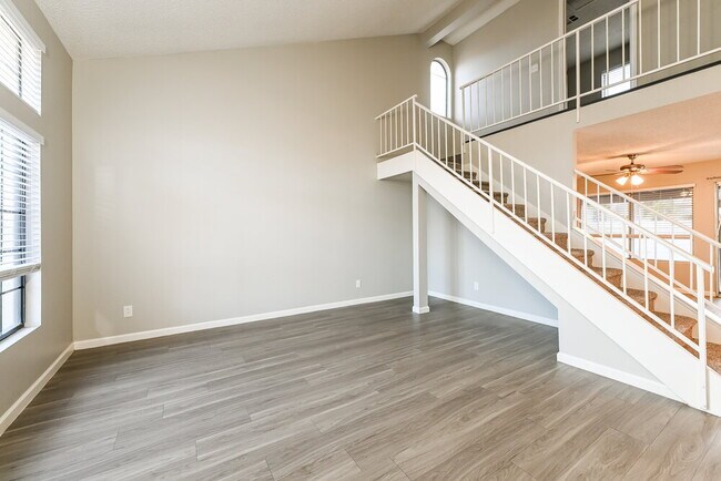 Building Photo - 2811 Cacto Ct