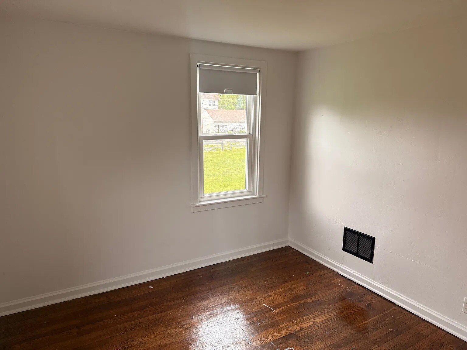 Building Photo - 430 Oak St