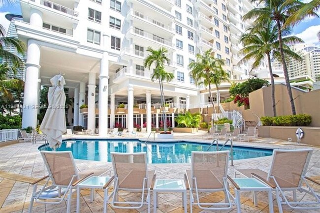 Building Photo - 801 Brickell Key Blvd