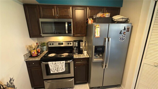 Building Photo - 4690 Pembrook Pl