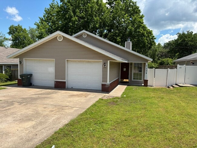 Primary Photo - Cozy 2 bedroom 1.5 bath Lawn Maintenance I...