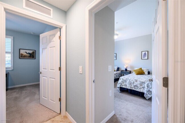 Building Photo - 14061 Heritage Landing Blvd