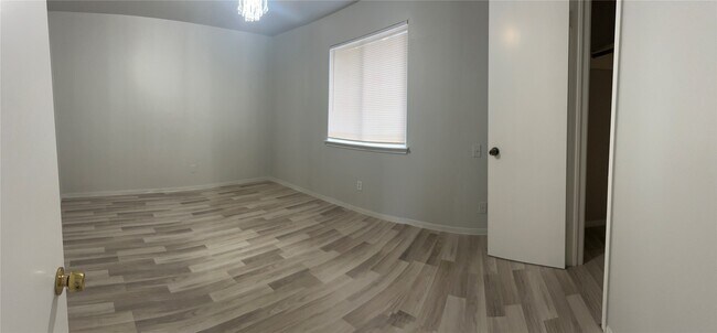 Building Photo - 8411 Battleoak Dr