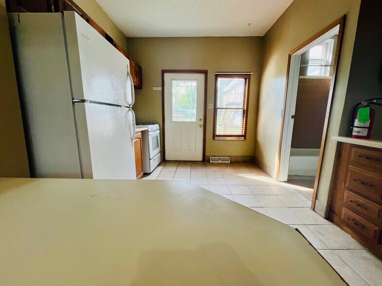 Entry - 2222 Walnut St