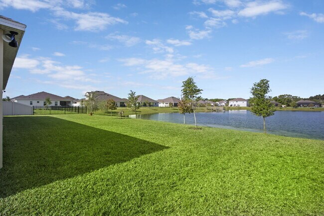 Building Photo - Gorgeous 4BR/3BA home in Island Forest Preserve