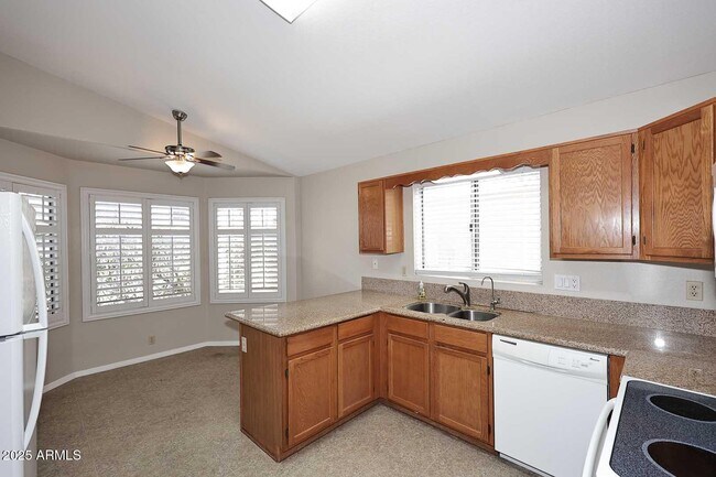 Building Photo - 4331 E Siesta Ln